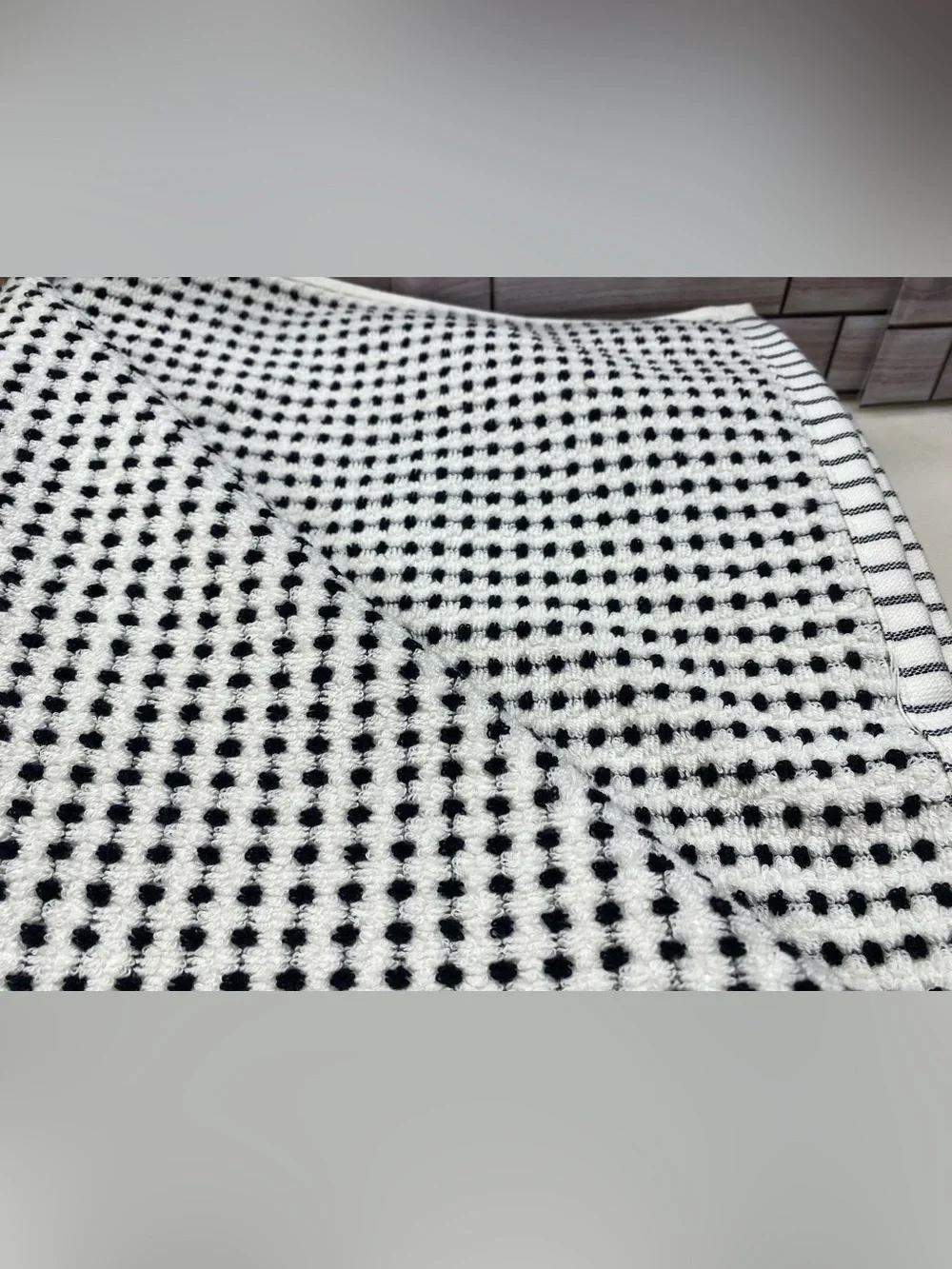 DKNY ❤️Cotton (1) Bath & (2)Hand Towel Set Black White Pattern NWT